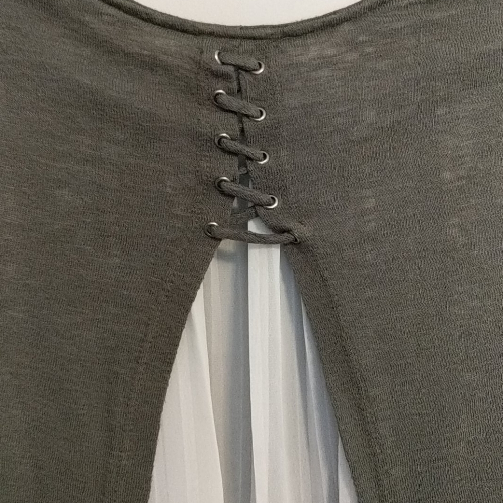 W5 olive green long sleeve top size Medium - Picture 6 of 7